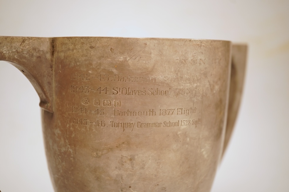 An Art Deco silver two handled presentation trophy cup, with engraved inscription, Adie Bros. Birmingham, 1928, height 17.4cm, 21oz.